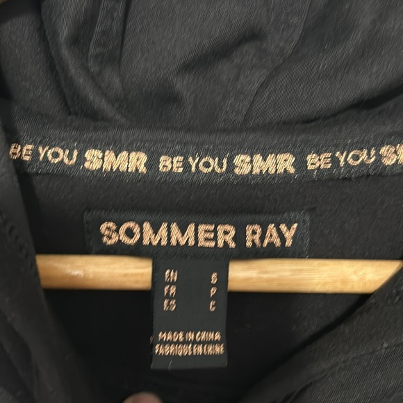 SOMMER RAY hooded crop top. Size S. - Picture 3 of 5
